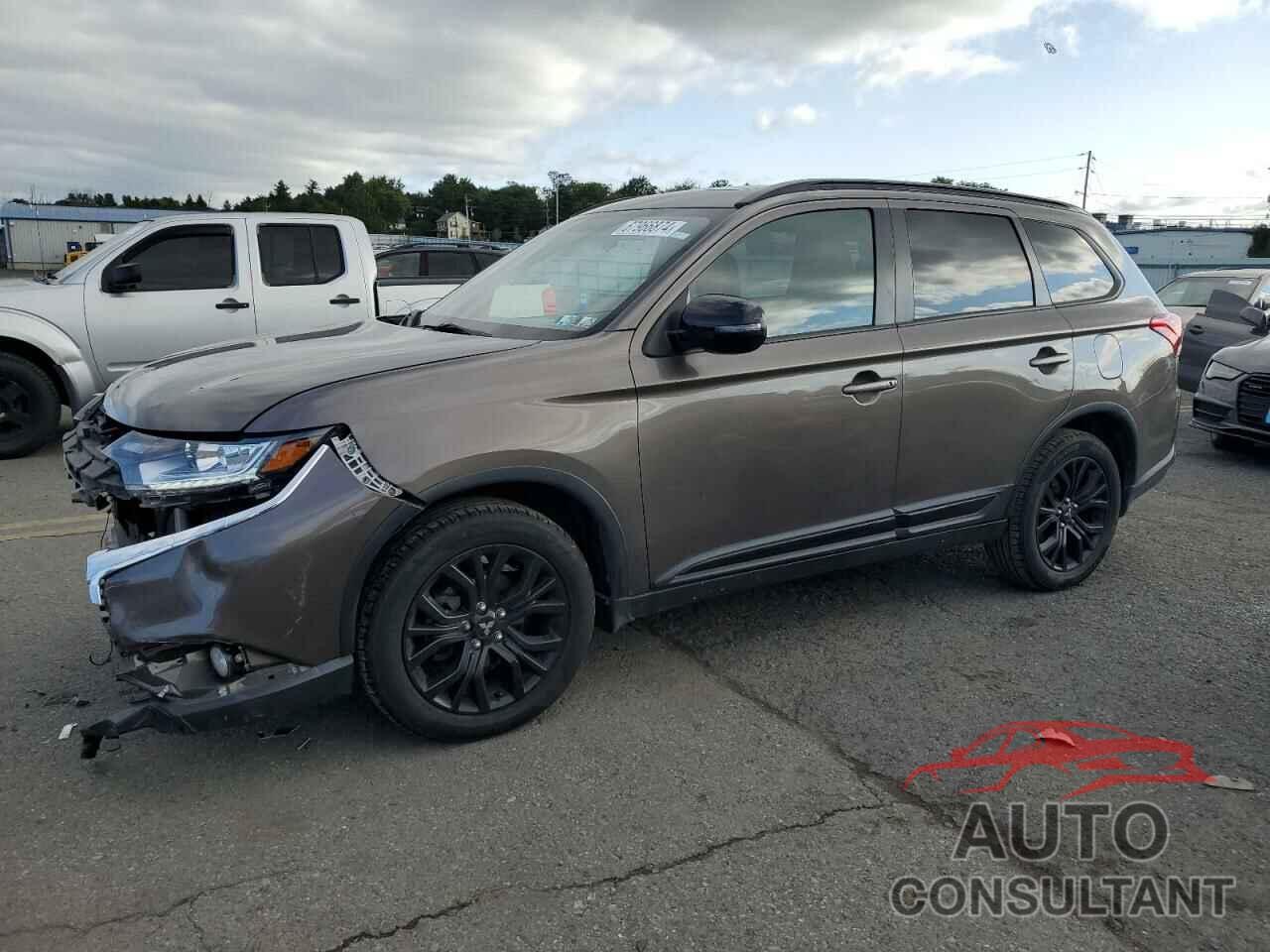 MITSUBISHI OUTLANDER 2018 - JA4AZ3A33JZ049415
