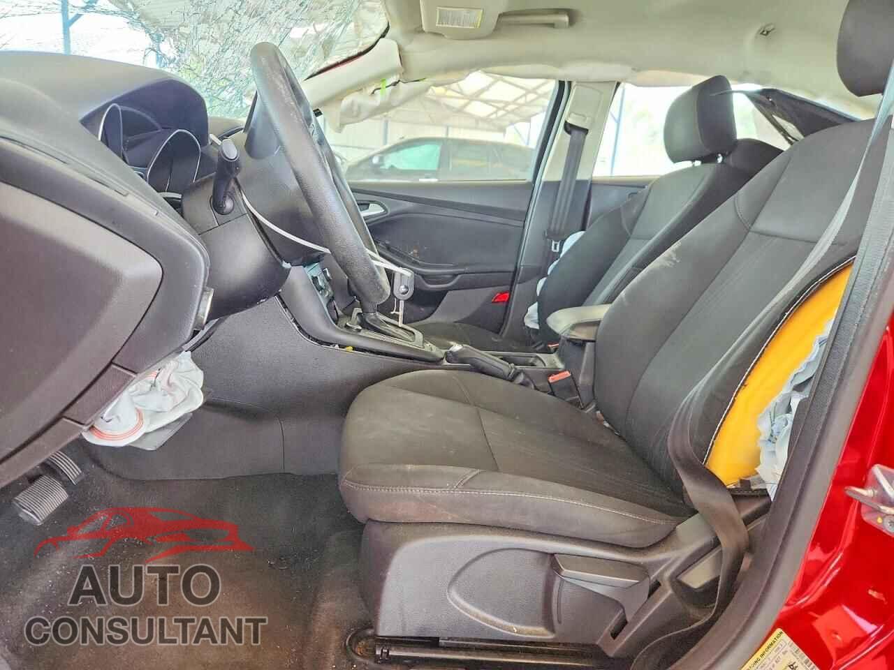 FORD FOCUS 2017 - 1FADP3F21HL258941