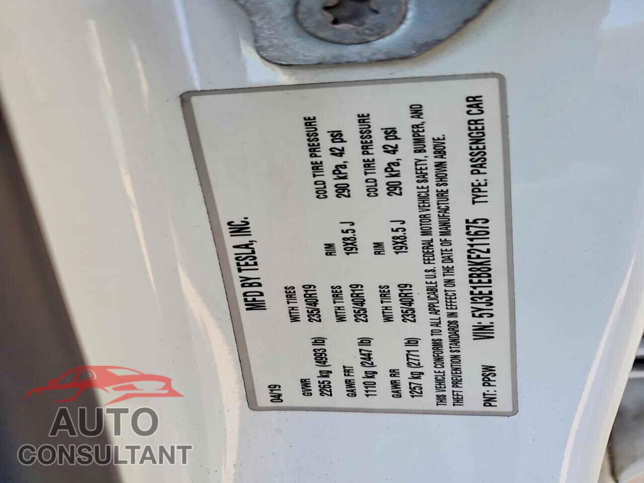 TESLA MODEL 3 2019 - 5YJ3E1EB8KF211675