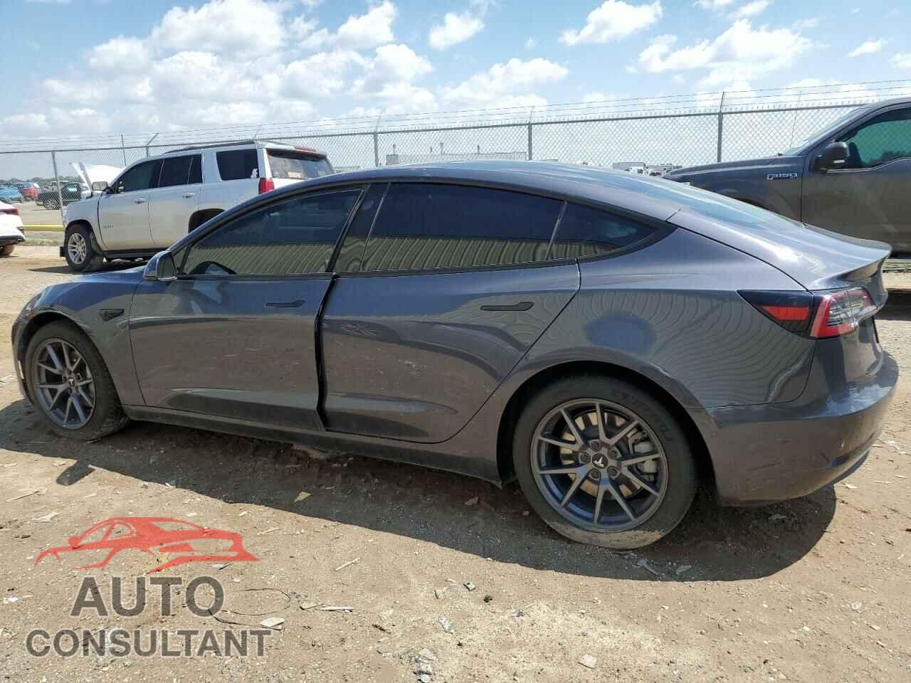 TESLA MODEL 3 2022 - 5YJ3E1EB8NF135959