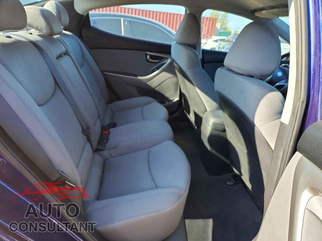 HYUNDAI ELANTRA 2012 - 5NPDH4AE9CH103842