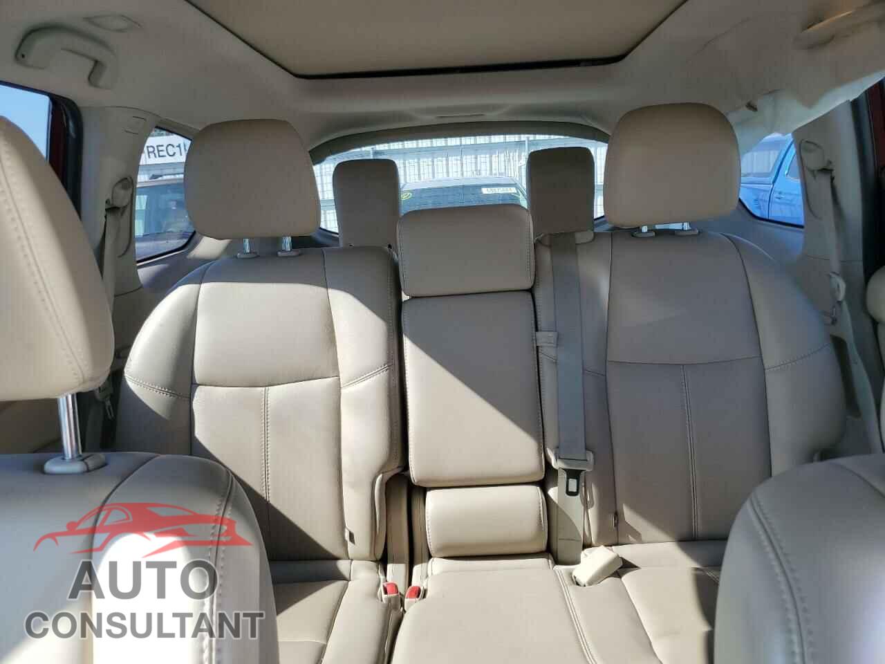NISSAN PATHFINDER 2017 - 5N1DR2MM9HC672046