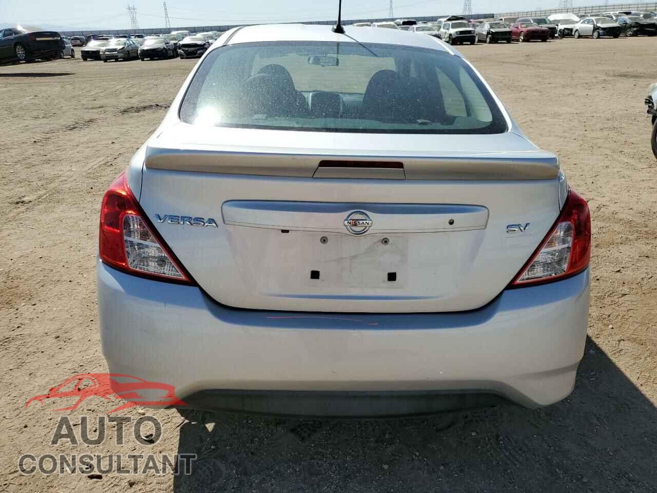 NISSAN VERSA 2018 - 3N1CN7AP5JL808564