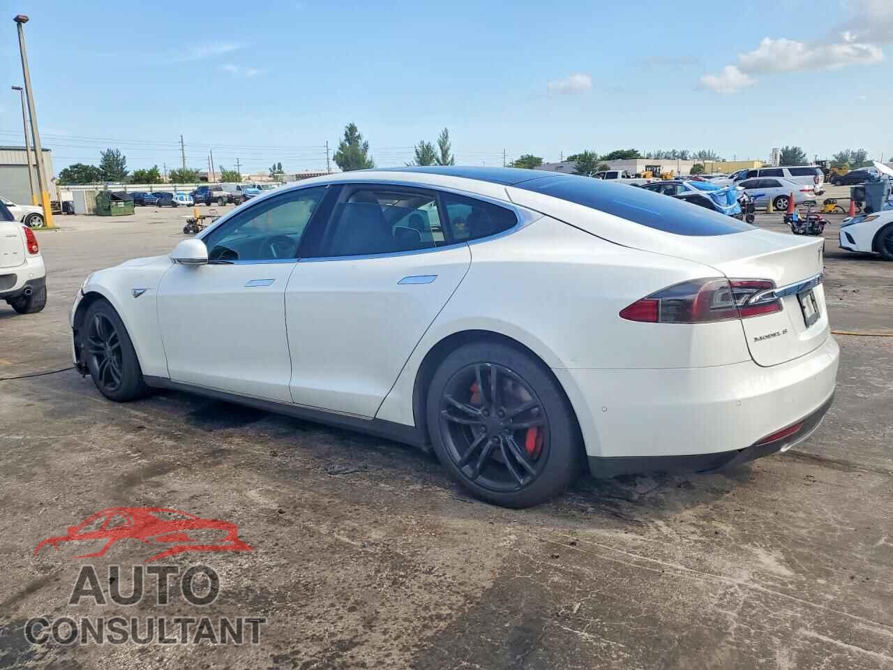 TESLA MODEL S 2015 - 5YJSA1S22FF096735