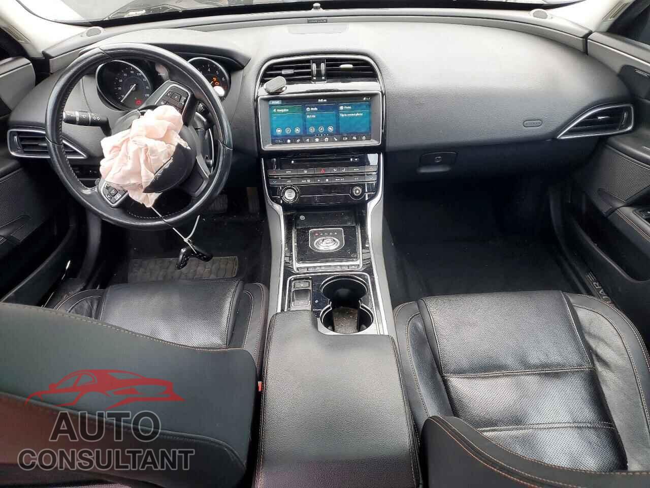 JAGUAR XE 2017 - SAJAE4BG5HA961921