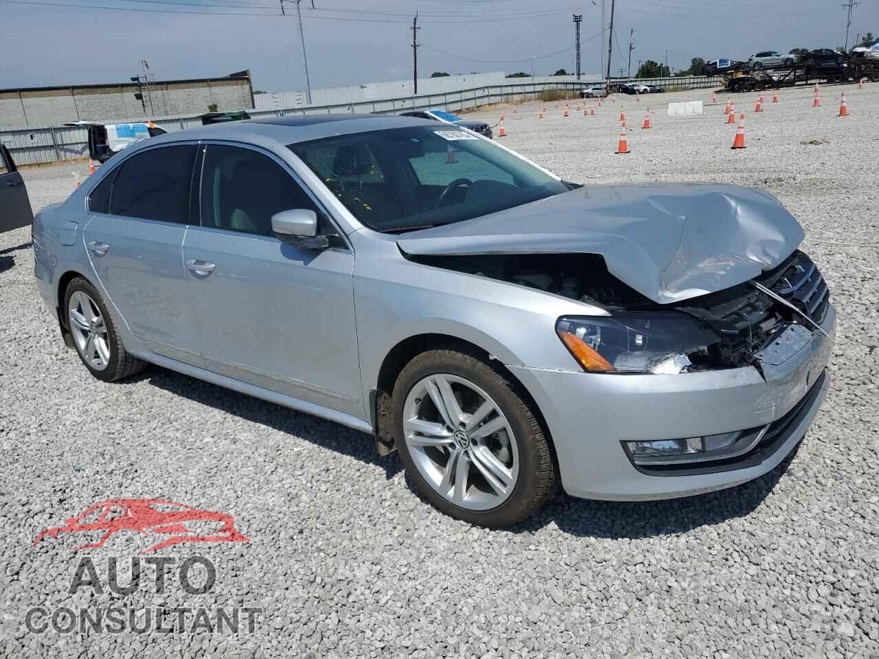 VOLKSWAGEN PASSAT 2015 - 1VWCV7A30FC015070