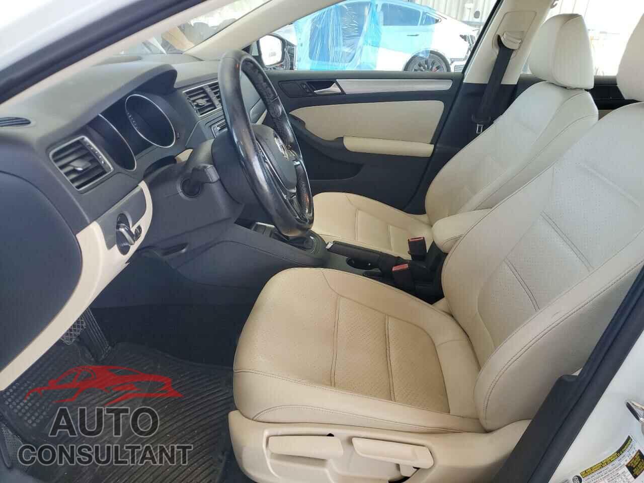 VOLKSWAGEN JETTA 2017 - 3VWDB7AJ4HM395690