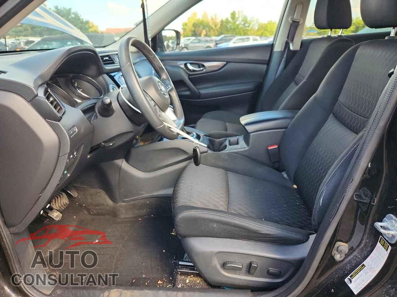 NISSAN ROGUE 2017 - KNMAT2MV4HP503451