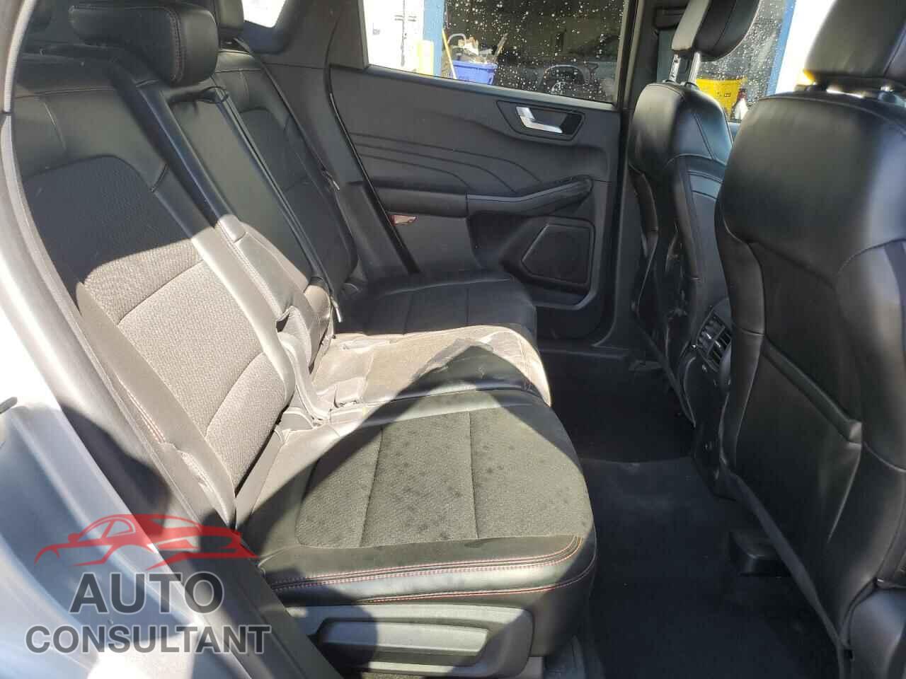 FORD ESCAPE ST 2024 - 1FMCU9MN0RUA77657