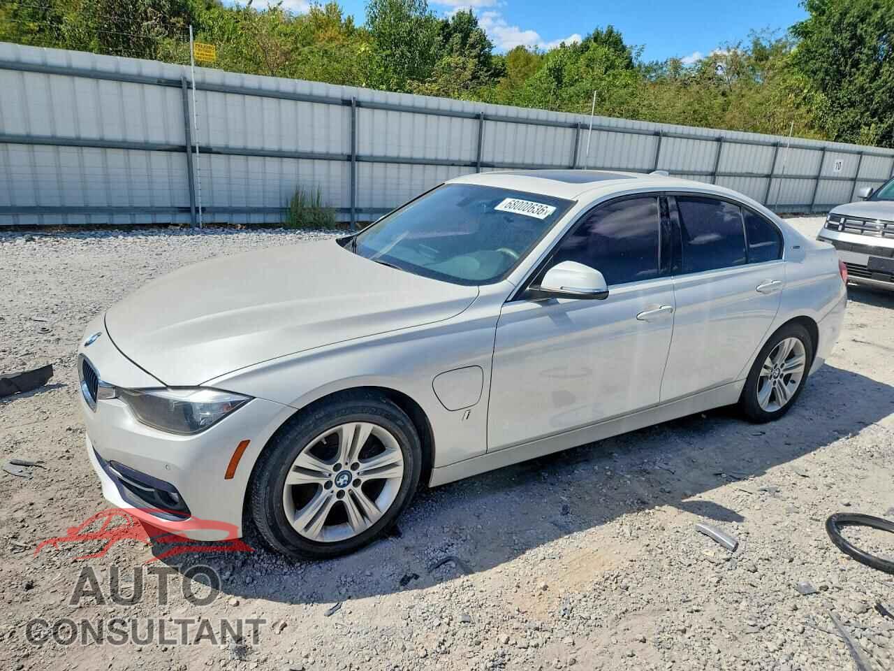 BMW 3 SERIES 2017 - WBA8E1C36HA029666
