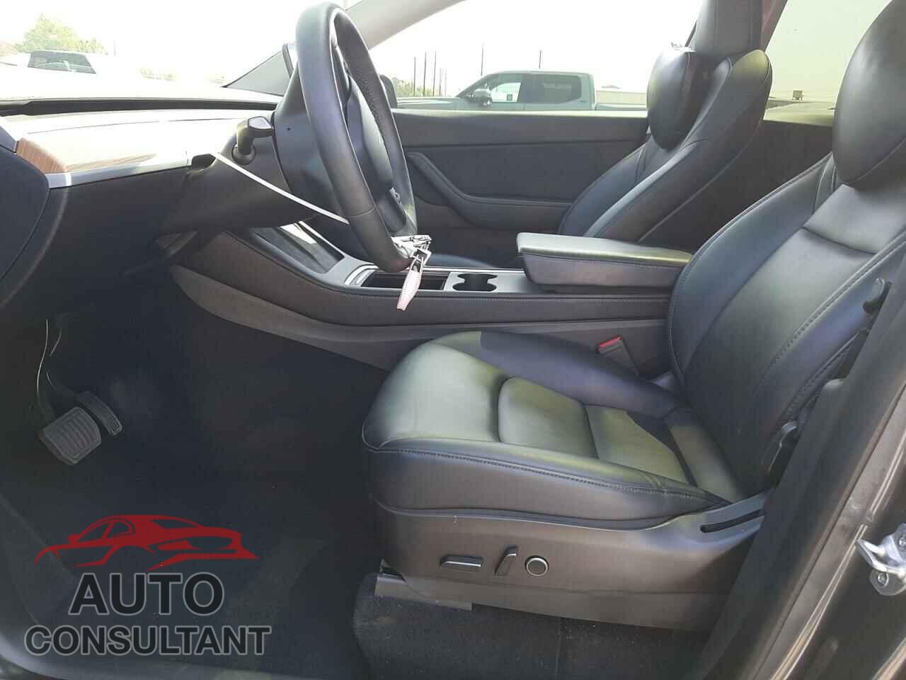 TESLA MODEL Y 2021 - 5YJYGAEE6MF251038