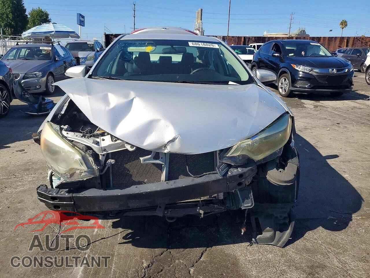 TOYOTA COROLLA 2015 - 5YFBURHE6FP237186