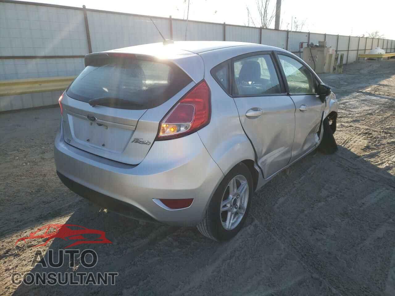 FORD FIESTA 2018 - 3FADP4EJ9JM106909