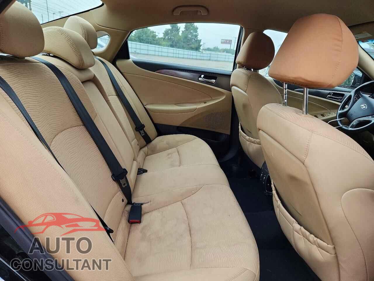 HYUNDAI SONATA 2012 - KMHEC4A48CA021727