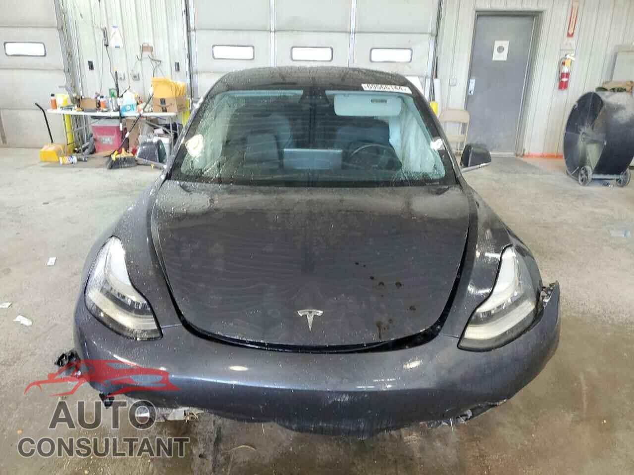 TESLA MODEL 3 2018 - 5YJ3E1EB2JF119234