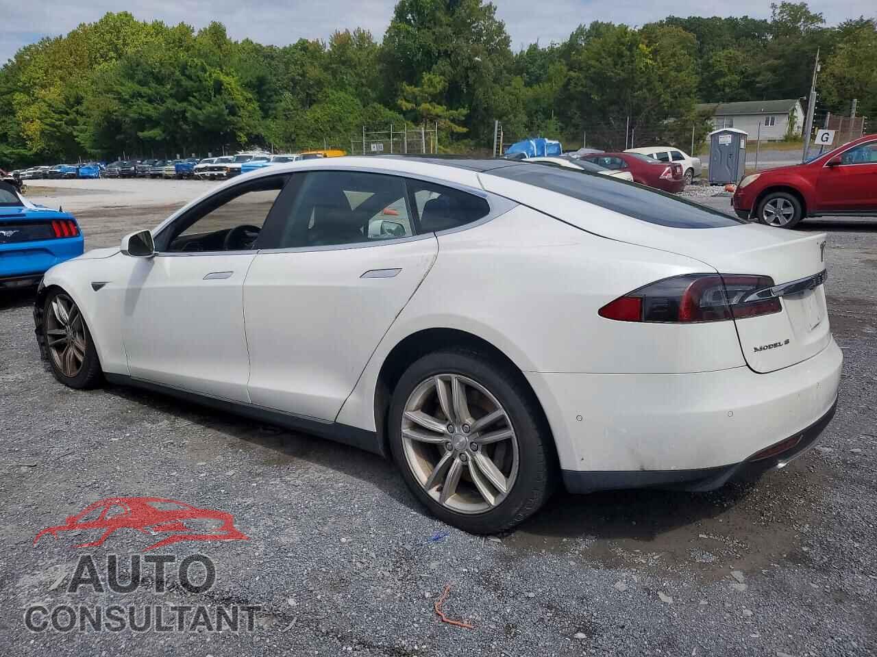 TESLA MODEL S 2015 - 5YJSA1E22FF105946