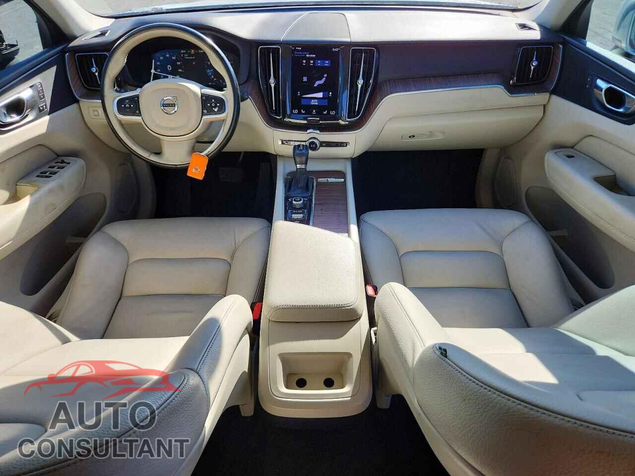 VOLVO XC60 2021 - YV4102DK2M1697163