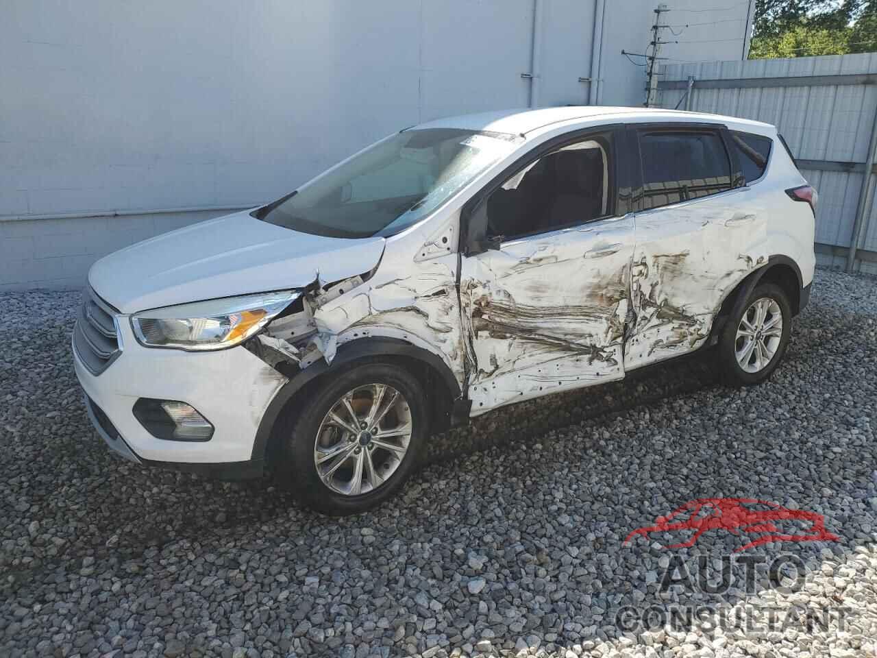 FORD ESCAPE 2017 - 1FMCU0GD3HUE77354