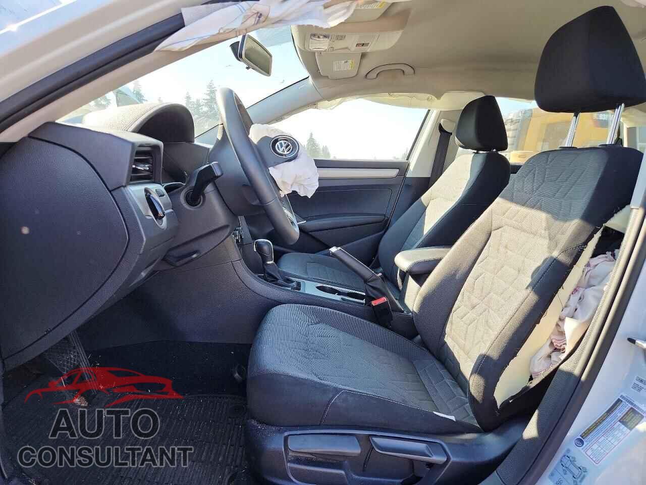 VOLKSWAGEN PASSAT 2021 - 1VWAA7A32MC006239
