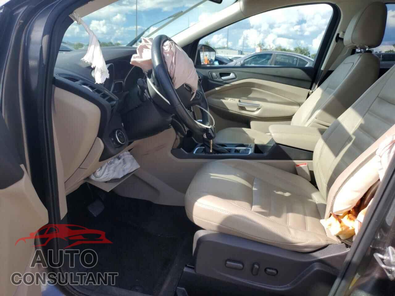 FORD ESCAPE 2017 - 1FMCU0JD0HUE51903