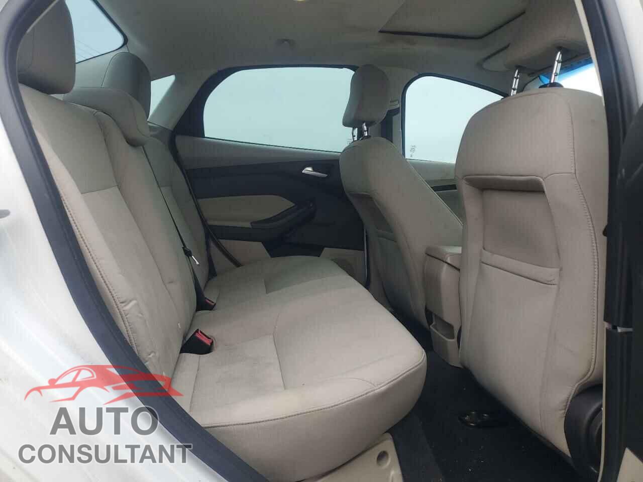 FORD FOCUS 2015 - 1FADP3F2XFL273662
