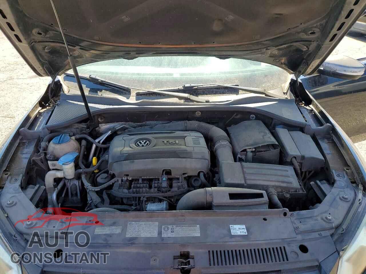 VOLKSWAGEN PASSAT 2014 - 1VWAT7A38EC044392