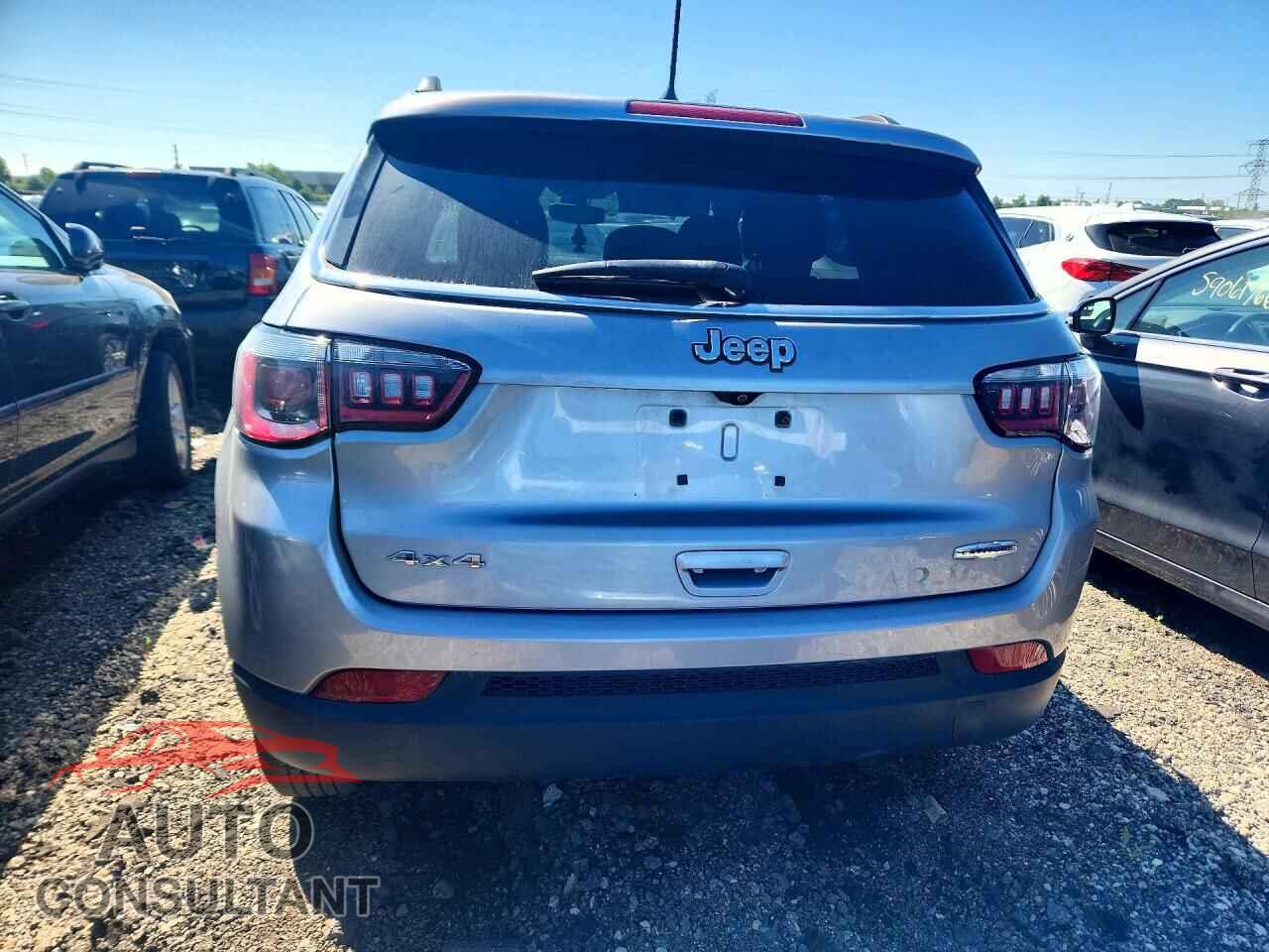 JEEP COMPASS 2018 - 3C4NJDBB1JT482183