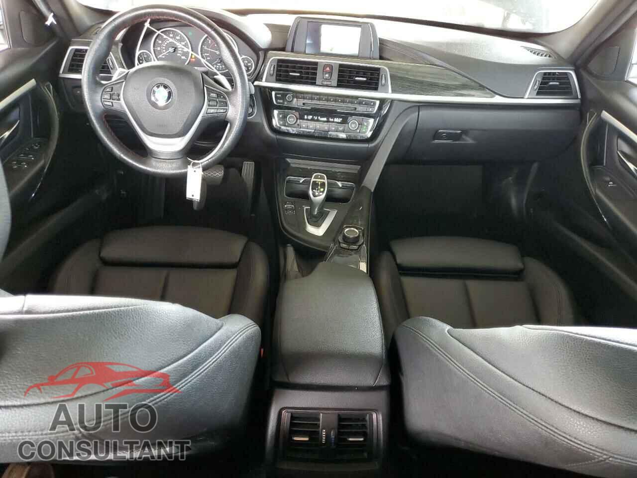 BMW 3 SERIES 2018 - WBA8B9C52JEE83407