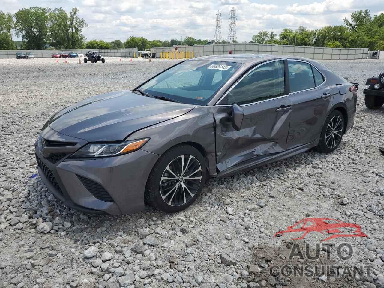 TOYOTA CAMRY 2018 - 4T1B11HK0JU040067