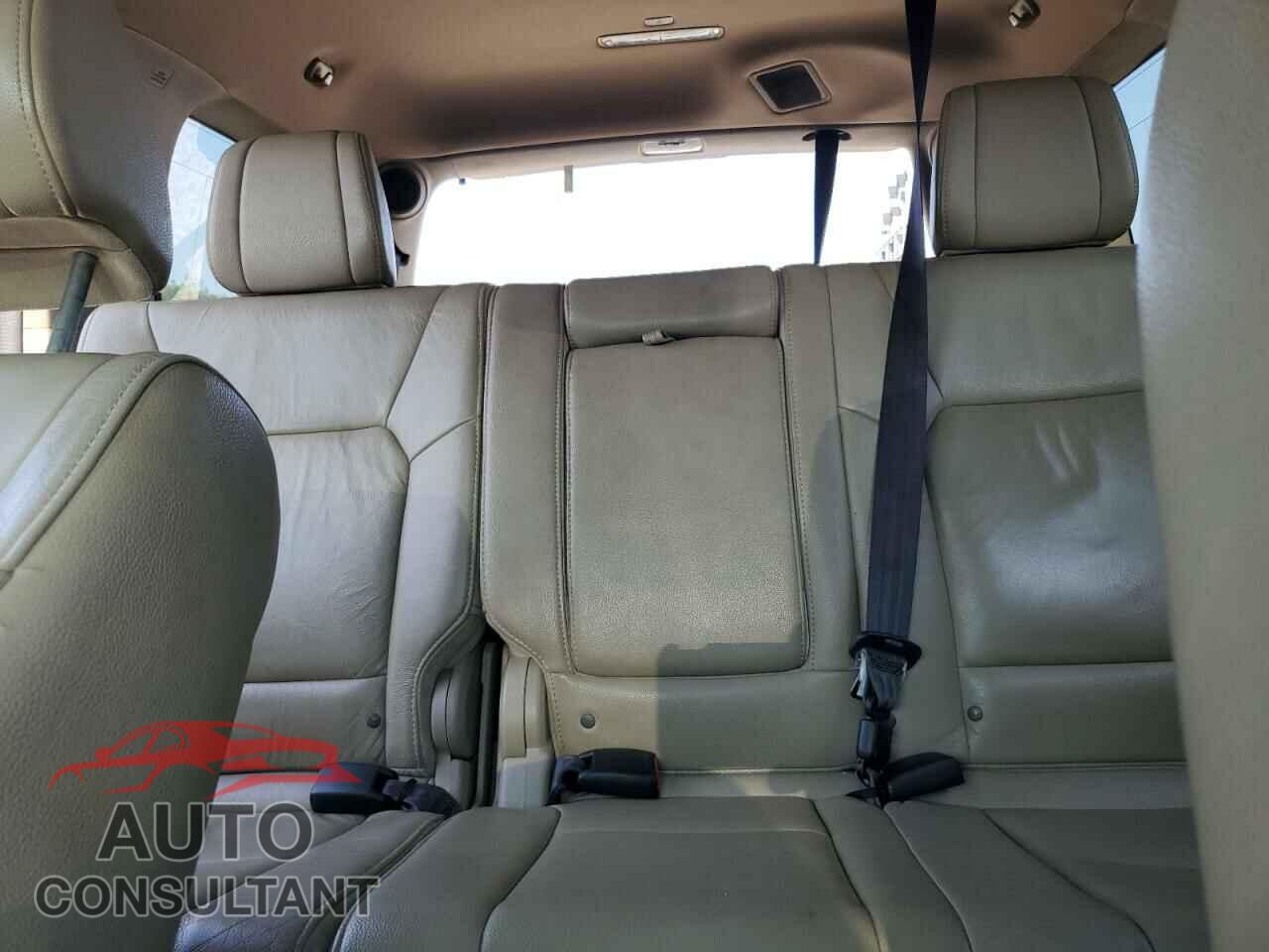 HONDA PILOT 2012 - 5FNYF4H99CB080237