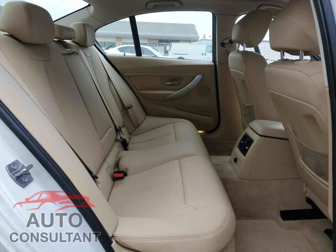 BMW 3 SERIES 2013 - WBA3A5G55DNP21901