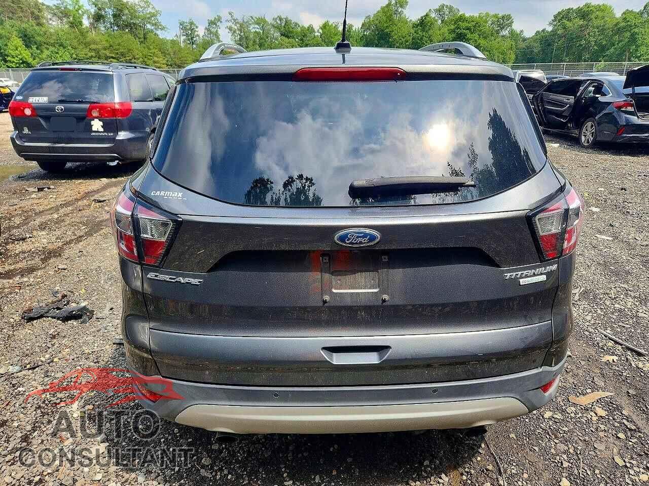 FORD ESCAPE 2017 - 1FMCU0J97HUD90643
