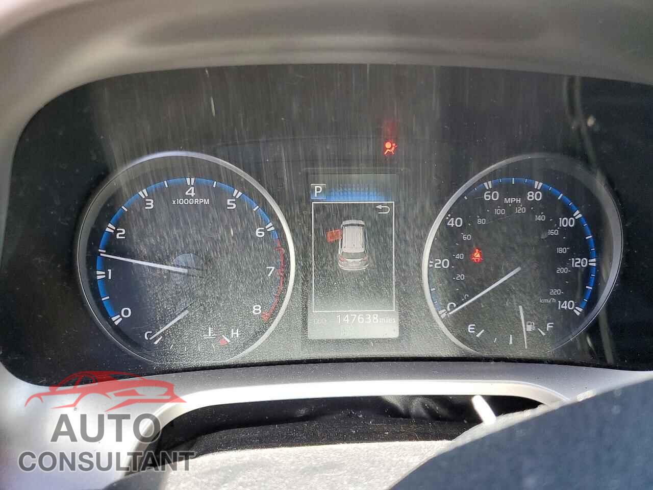 TOYOTA RAV4 2017 - JTMRFREV7HD215393