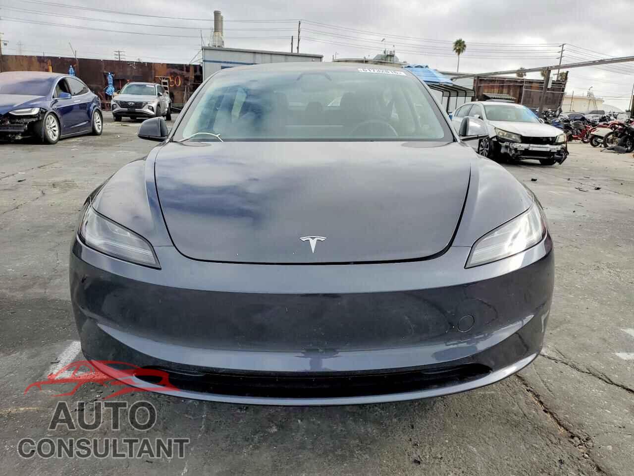 TESLA MODEL 3 2025 - 5YJ3E1EA2SF881715