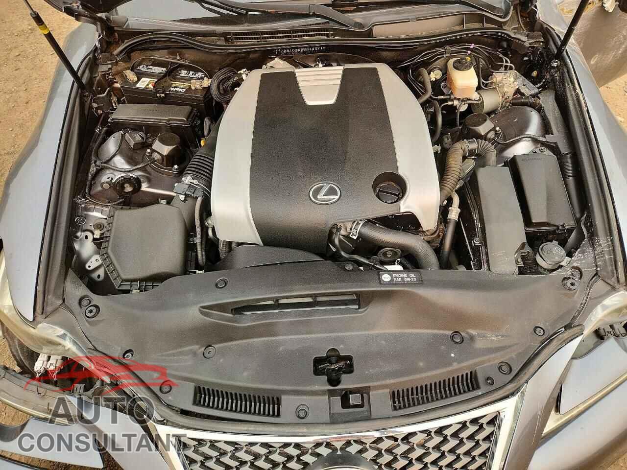 LEXUS IS 2014 - JTHBE1D25E5014271
