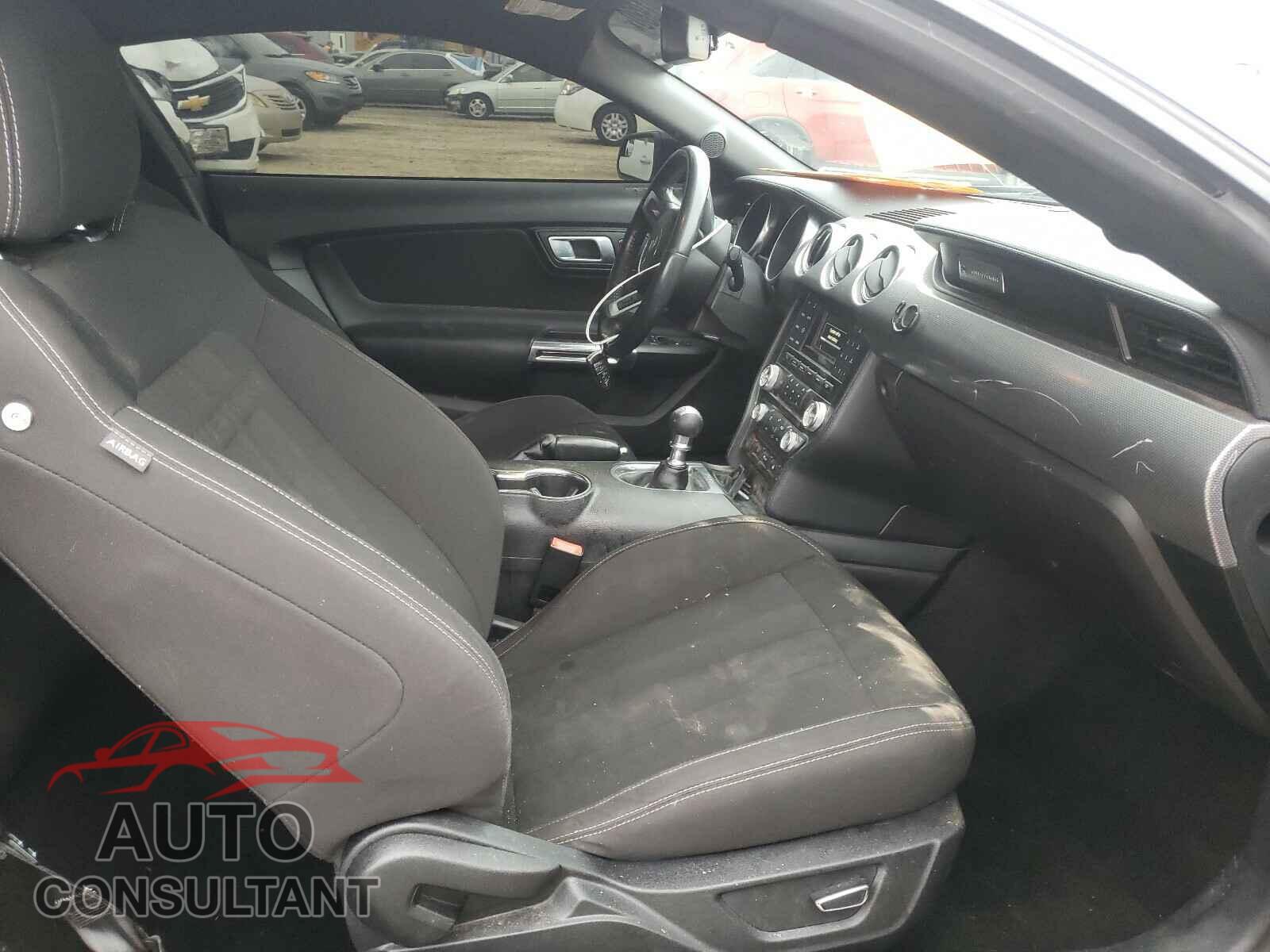 FORD MUSTANG 2018 - 1FA6P8CF2J5111891