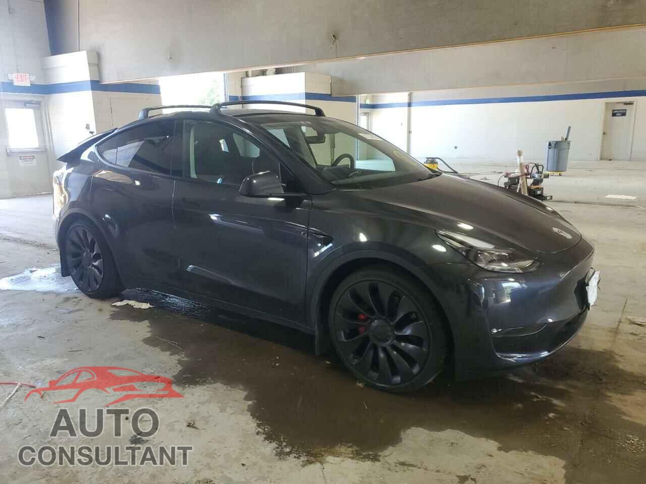 TESLA MODEL Y 2024 - 7SAYGDEF2RF024627