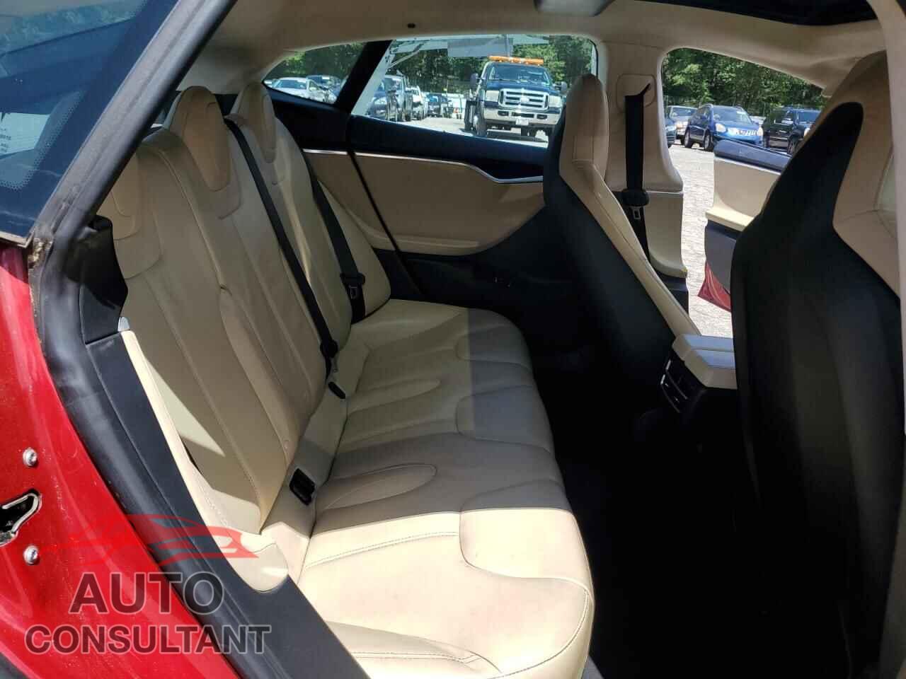 TESLA MODEL S 2013 - 5YJSA1CN6DFP20929