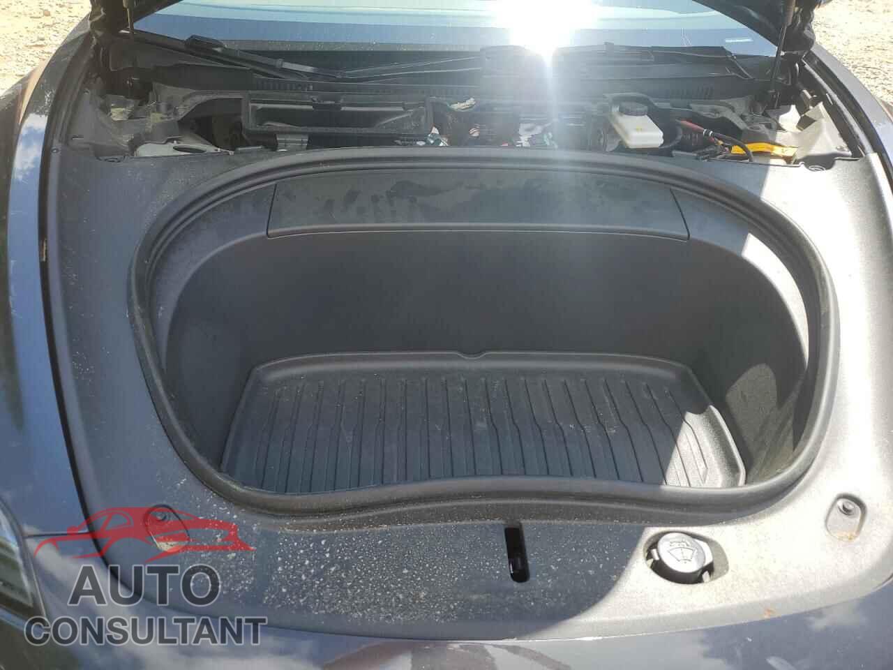 TESLA MODEL 3 2024 - 5YJ3E1EA3RF815457