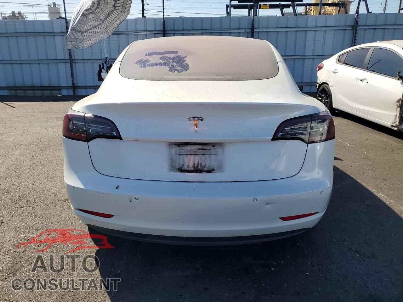 TESLA MODEL 3 2018 - 5YJ3E1EA7JF015829