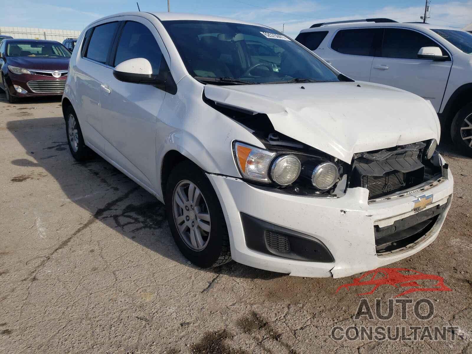 CHEVROLET SONIC 2016 - 1G1JC6SG8G4131679