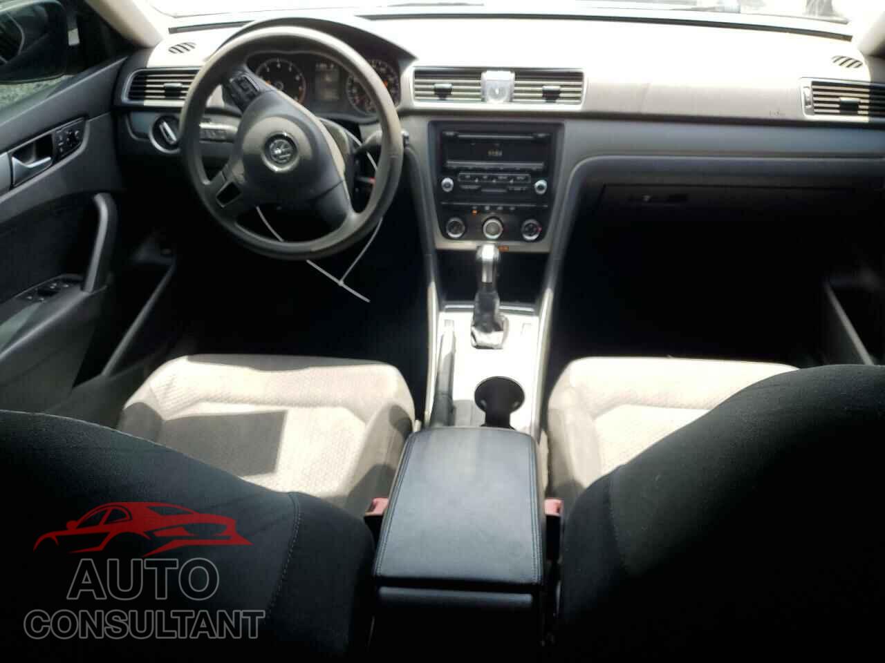 VOLKSWAGEN PASSAT 2015 - 1VWAT7A35FC093020