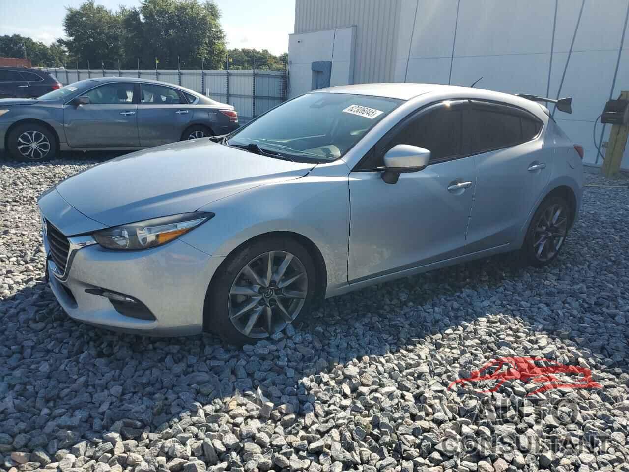MAZDA 3 2018 - 3MZBN1L38JM199204