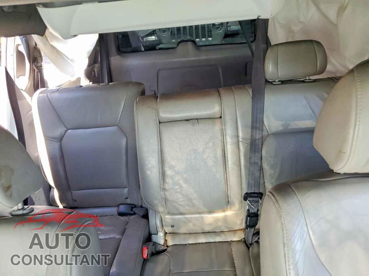 HONDA PILOT 2011 - 5FNYF3H52BB014943