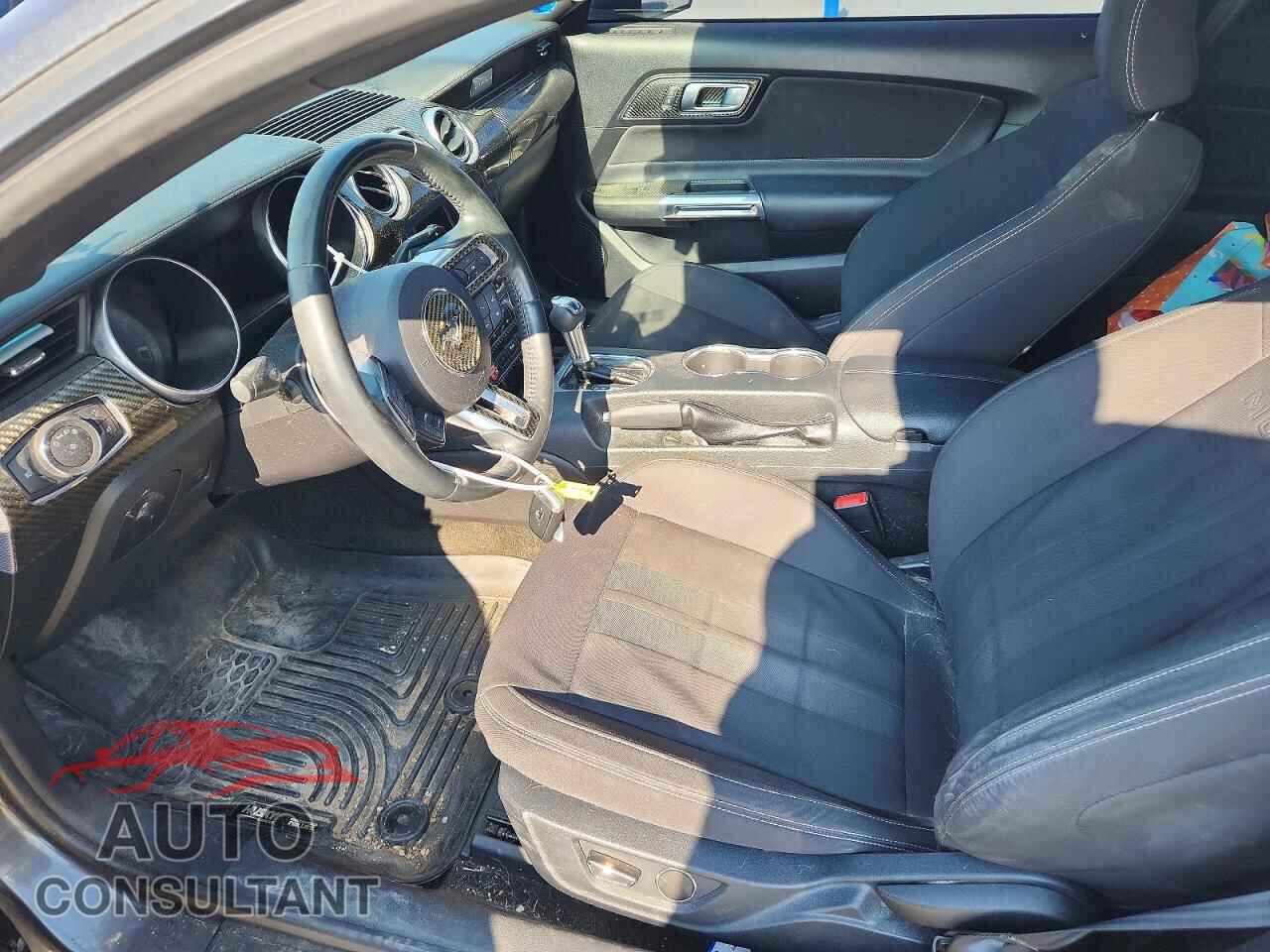 FORD MUSTANG 2018 - 1FA6P8CF9J5153524
