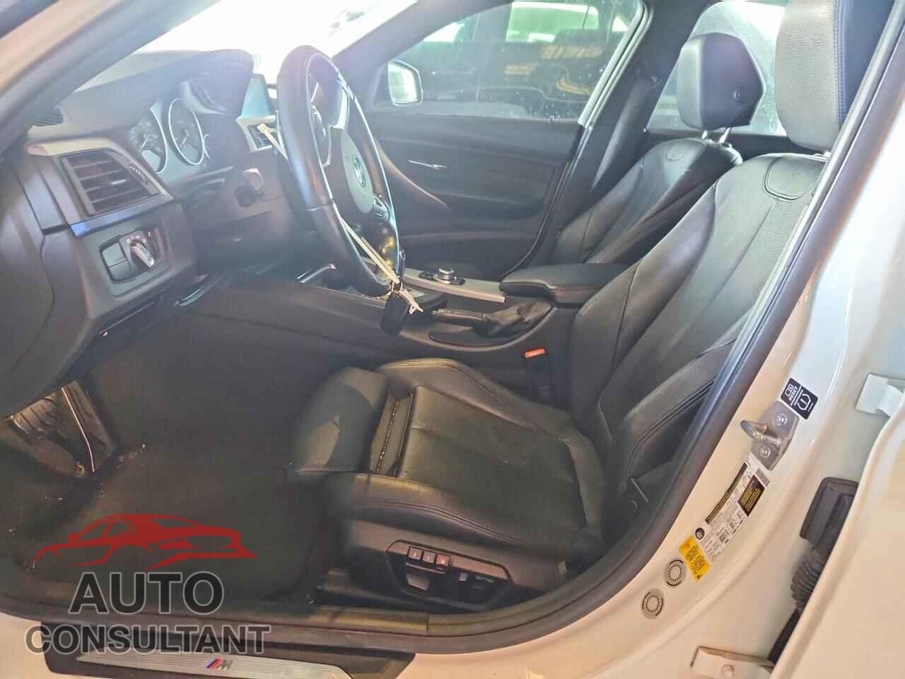 BMW 3 SERIES 2013 - WBA3C1C5XDF439661