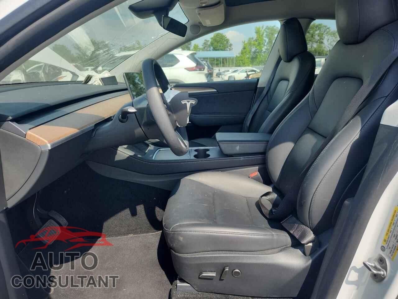 TESLA MODEL Y 2024 - 7SAYGDEE1RA259458