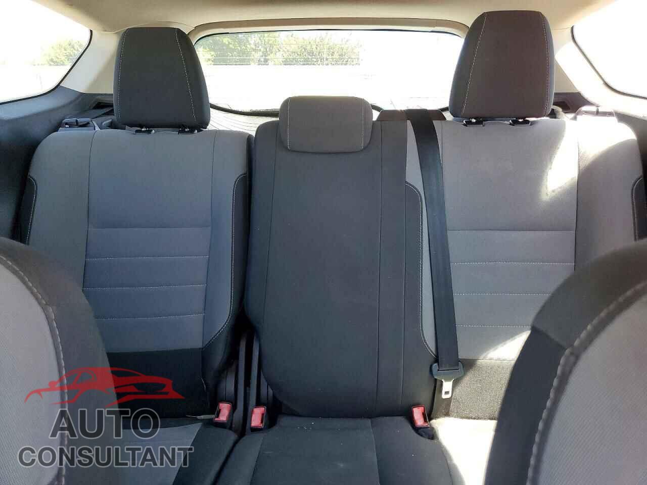 FORD ESCAPE 2017 - 1FMCU0F71HUC00178