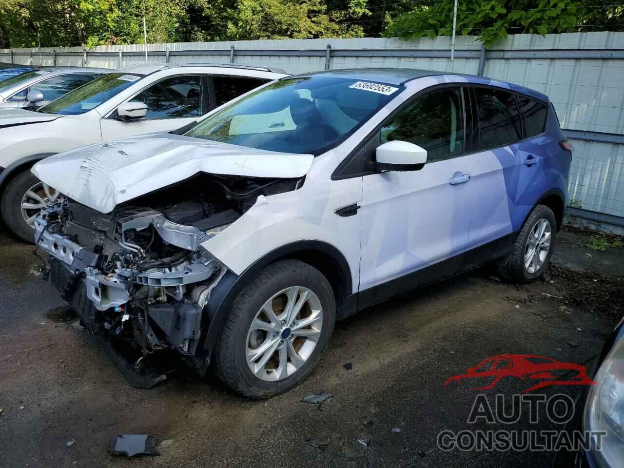 FORD ESCAPE 2017 - 1FMCU0GD2HUC23795