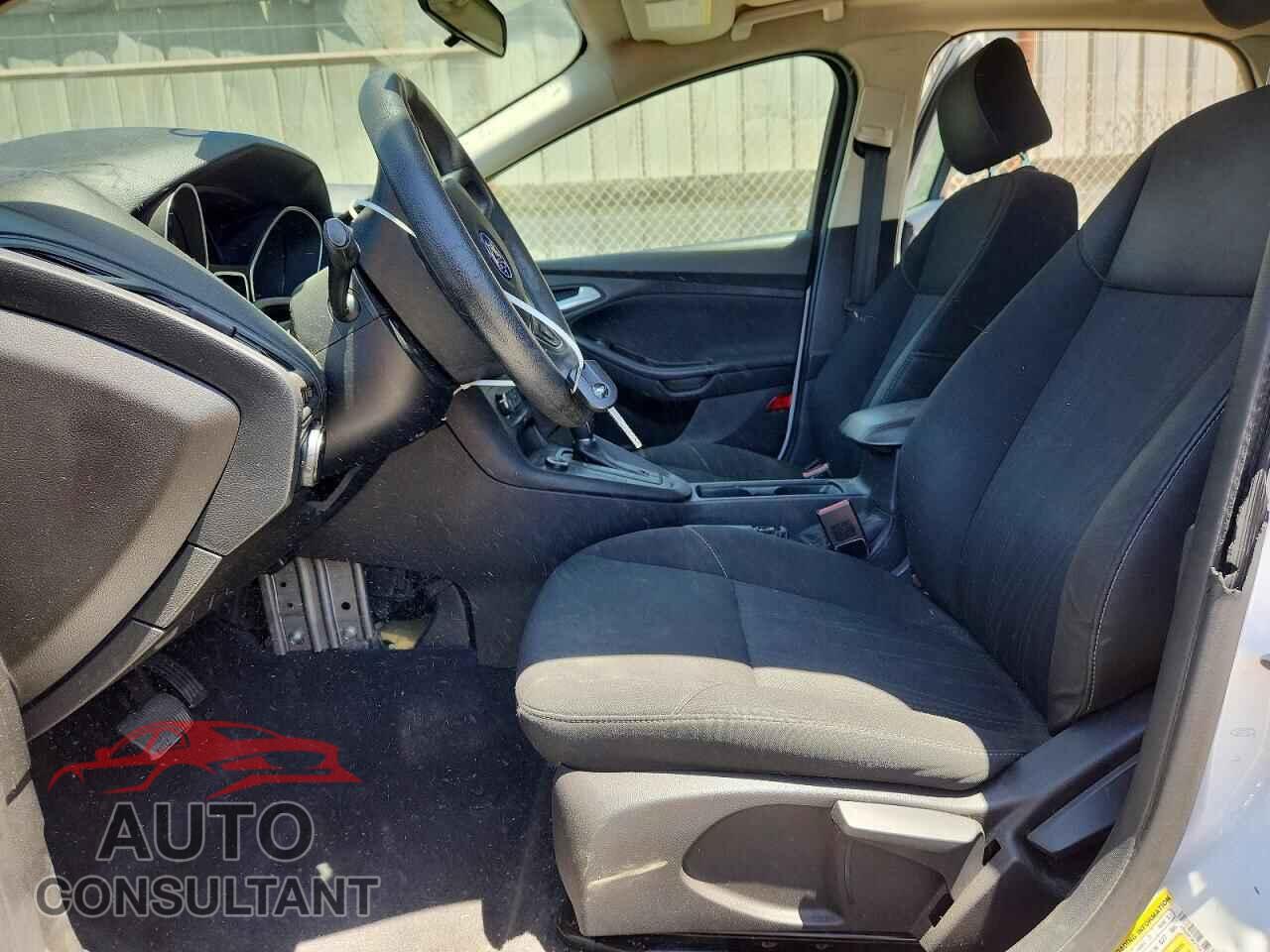FORD FOCUS 2016 - 1FADP3K27GL217539